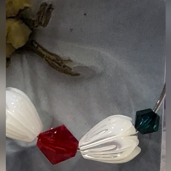 641. Siam Crystal Mother of Pearl Pīkake Flower Sterling Silver 1” Hoop Earrings - Picture 4 of 4